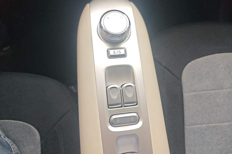 Used CHANGAN NEVO Lumin 2025 205 km Xiangqin Version Gear Lever