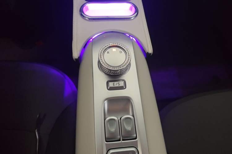 Used CHANGAN NEVO Lumin 2025 205 km Xiangqin Version Gear Lever