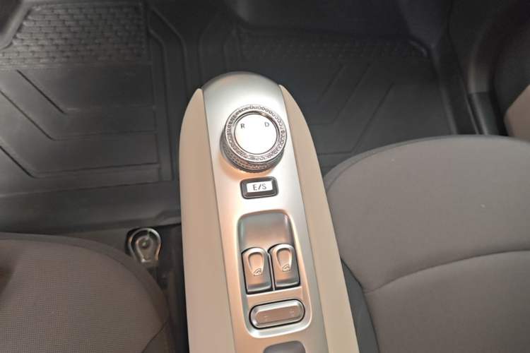 Used CHANGAN NEVO Lumin 2025 205 km Xiangqin Version Gear Lever