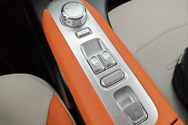 Used CHANGAN NEVO Lumin 2025 301km Honey Dew Edition Gear Lever