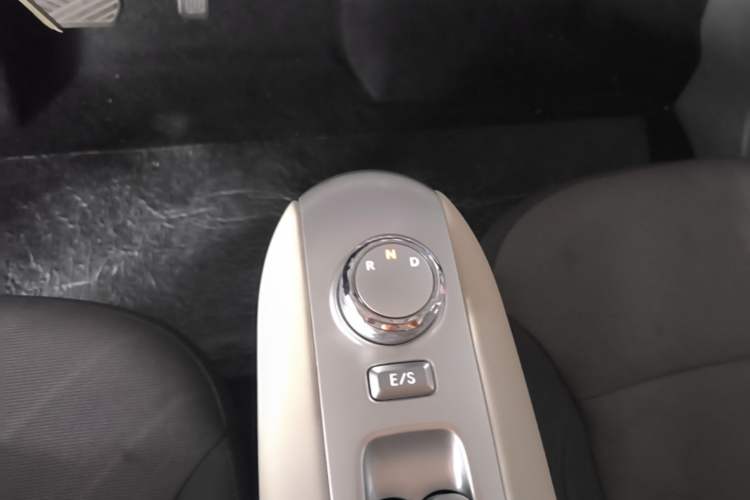 Used CHANGAN NEVO Lumin 2025 205 km Xiangqin Version Gear Lever