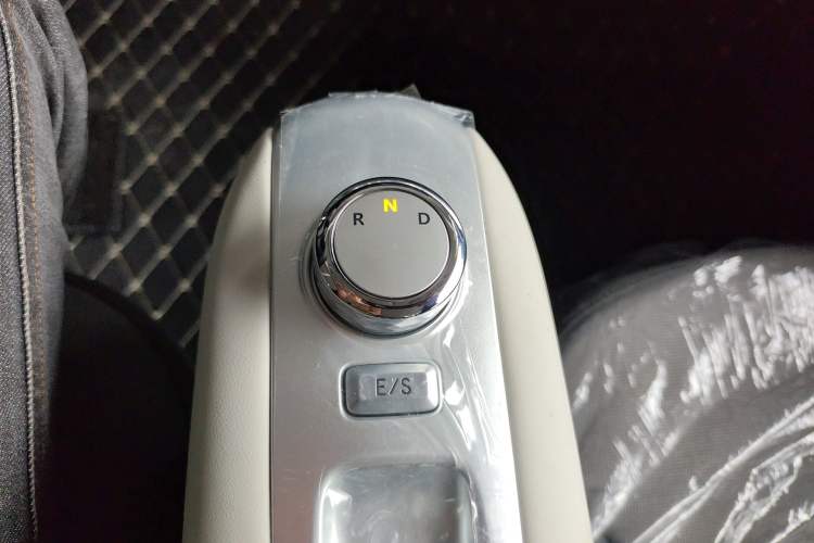 Used CHANGAN NEVO Lumin 2025 205 km Xiangqin Version Gear Lever