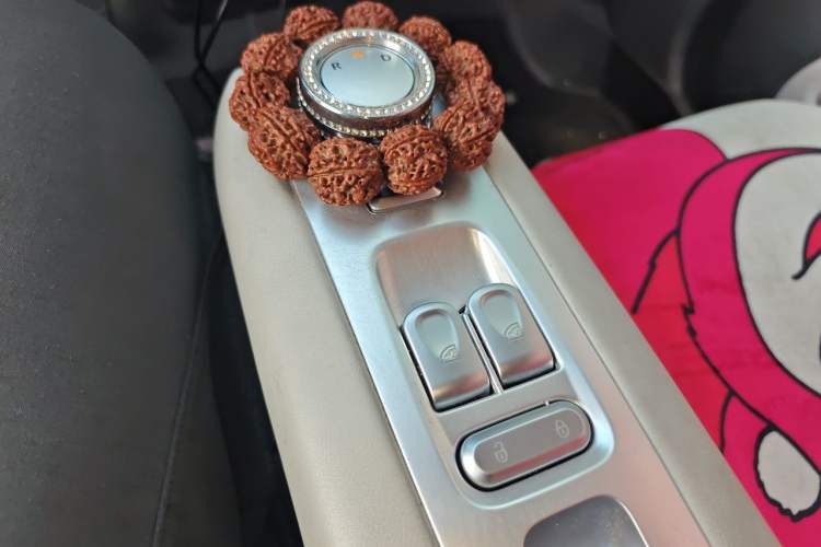 Used CHANGAN NEVO Lumin 2025 205 km Xiangqin Version Gear Lever