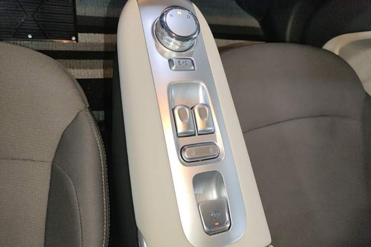 Used CHANGAN NEVO Lumin 2025 205 km Xiangqin Version Gear Lever
