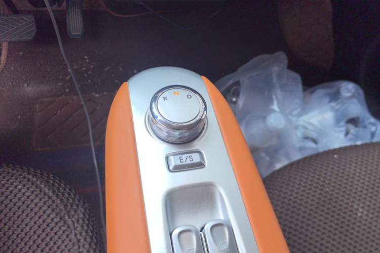 Used CHANGAN NEVO Lumin 2025 301km Honey Dew Edition Gear Lever