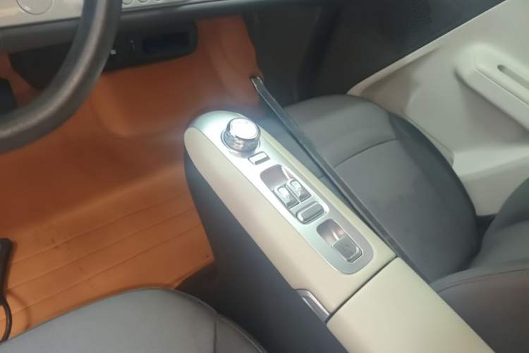 Used CHANGAN NEVO Lumin 2025 205 km Xiangqin Version Gear Lever