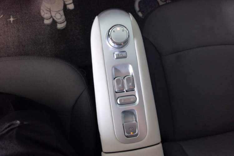 Used CHANGAN NEVO Lumin 2025 205 km Xiangqin Version Gear Lever