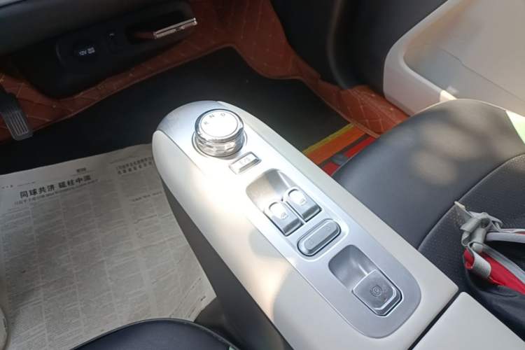 Used CHANGAN NEVO Lumin 2025 205 km Xiangqin Version Gear Lever