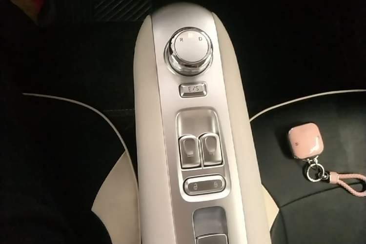 Used CHANGAN NEVO Lumin 2025 205 km Xiangqin Version Gear Lever