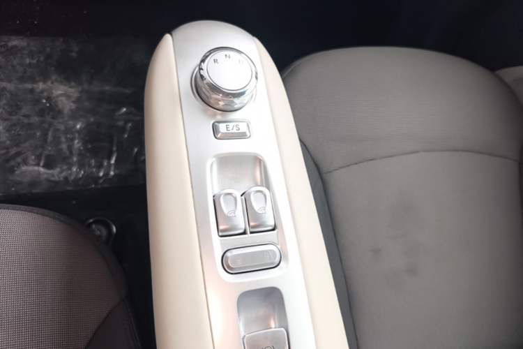 Used CHANGAN NEVO Lumin 2025 205 km Xiangqin Version Gear Lever