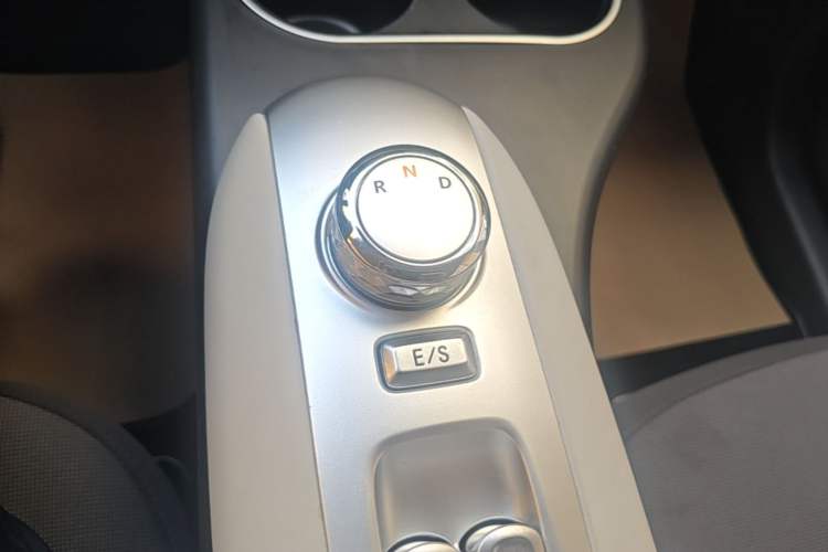 Used CHANGAN NEVO Lumin 2025 205 km Xiangqin Version Gear Lever