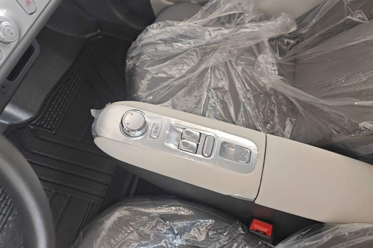 Used CHANGAN NEVO Lumin 2025 205 km Xiangqin Version Gear Lever