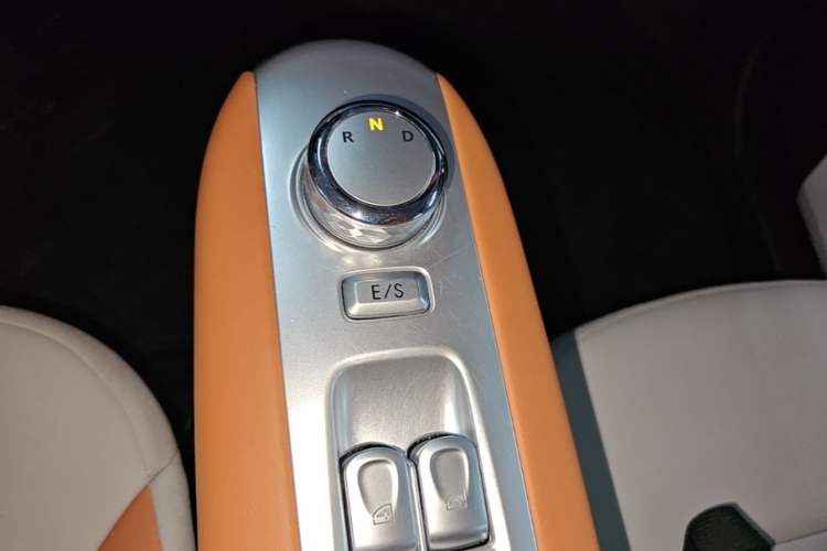 Used CHANGAN NEVO Lumin 2025 301km Honey Dew Edition Gear Lever