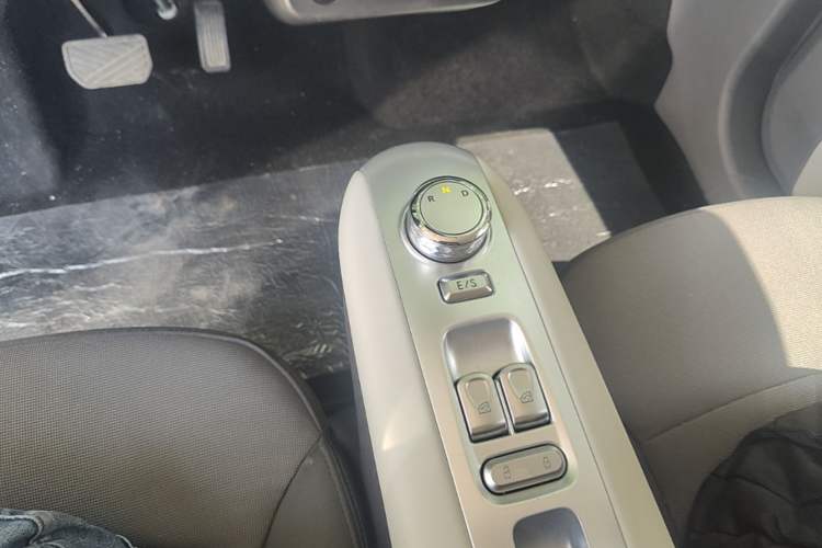 Used CHANGAN NEVO Lumin 2025 205 km Xiangqin Version Gear Lever