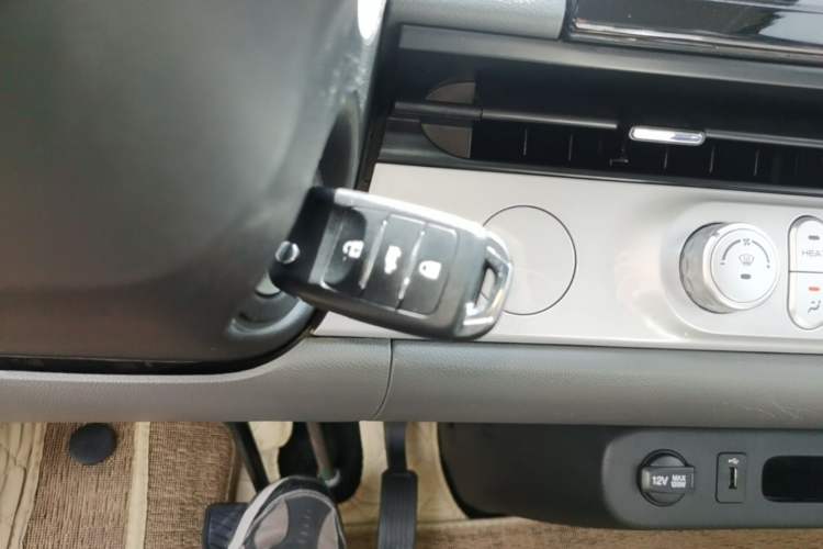Used CHANGAN NEVO Lumin 2025 205 km Xiangqin Version Interior 1