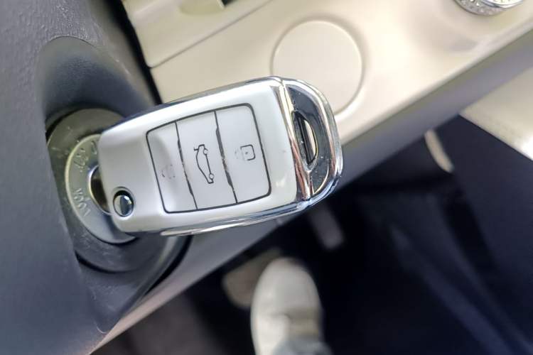 Used CHANGAN NEVO Lumin 2025 205 km Xiangqin Version Interior 1
