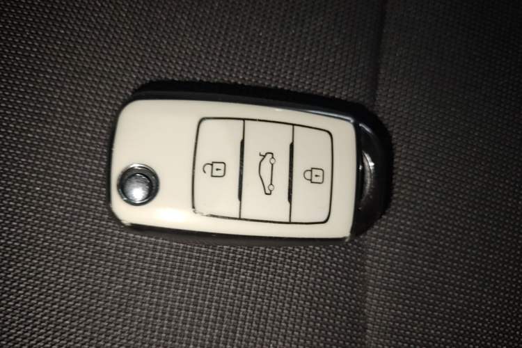 Used CHANGAN NEVO Lumin 2025 205 km Xiangqin Version Interior 1
