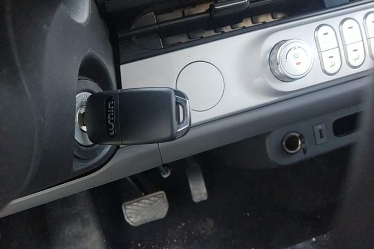 Used CHANGAN NEVO Lumin 2025 205 km Xiangqin Version Interior 1