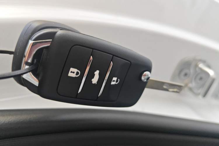Used CHANGAN NEVO Lumin 2025 205 km Xiangqin Version Interior 1