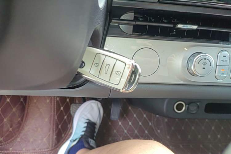 Used CHANGAN NEVO Lumin 2025 205 km Xiangqin Version Interior 1