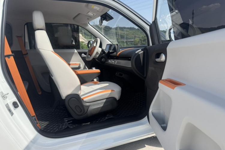 Used CHANGAN NEVO Lumin 2025 301km Honey Dew Edition Interior 11