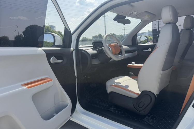 Used CHANGAN NEVO Lumin 2025 301km Honey Dew Edition Interior 12