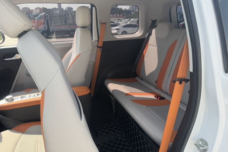 Used CHANGAN NEVO Lumin 2025 301km Honey Dew Edition Interior 2