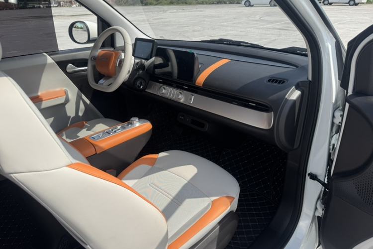 Used CHANGAN NEVO Lumin 2025 301km Honey Dew Edition Interior 3