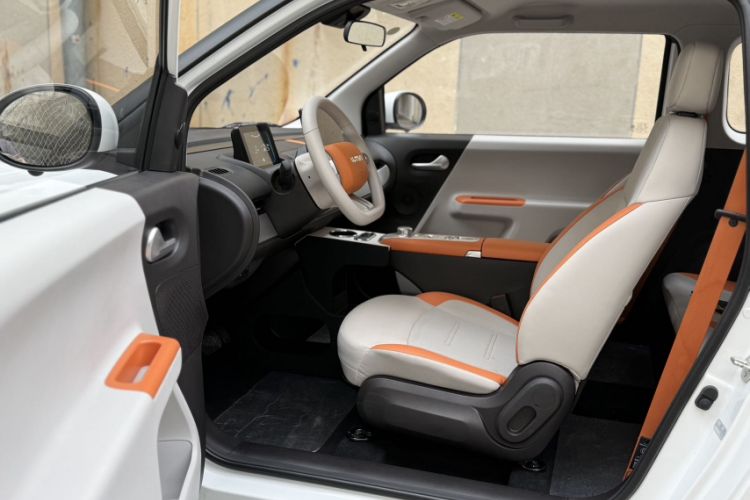 Used CHANGAN NEVO Lumin 2025 301km Honey Dew Edition Interior 3