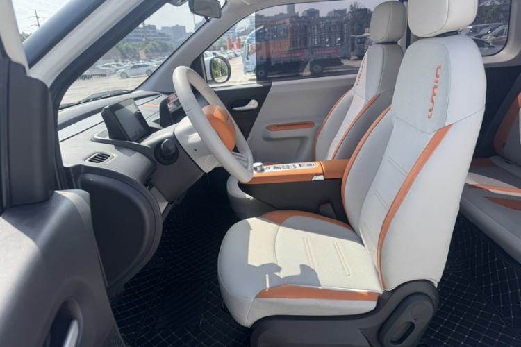 Used CHANGAN NEVO Lumin 2025 301km Honey Dew Edition Interior 4