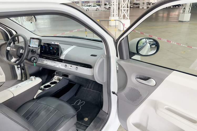 Used CHANGAN NEVO Lumin 2025 205 km Xiangqin Version Interior 4