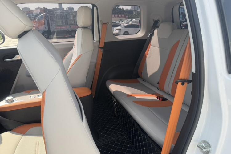 Used CHANGAN NEVO Lumin 2025 301km Honey Dew Edition Interior 7