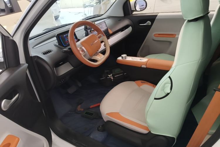 Used CHANGAN NEVO Lumin 2025 301km Honey Dew Edition Left Front Seat