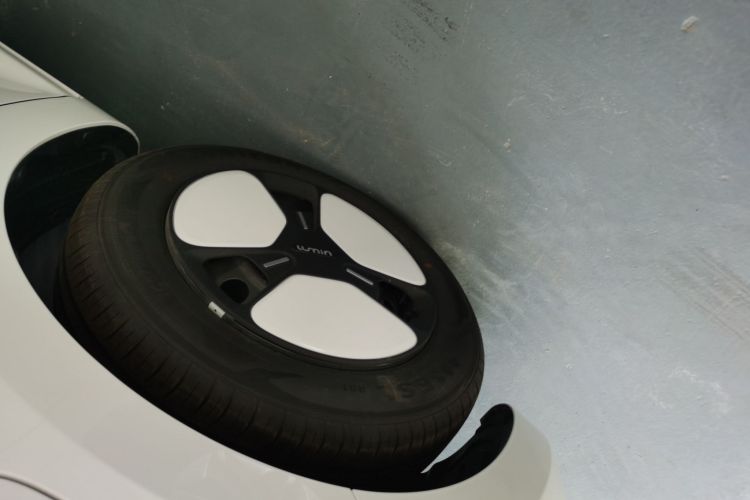 Used CHANGAN NEVO Lumin 2025 205 km Xiangqin Version Left Front Wheel Hub