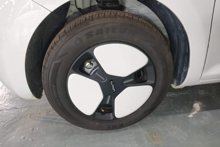 Used CHANGAN NEVO Lumin 2025 205 km Xiangqin Version Left Front Wheel Hub