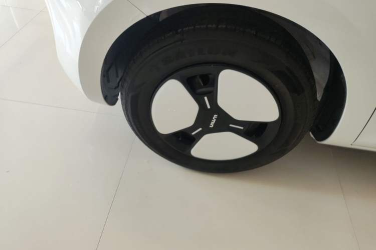 Used CHANGAN NEVO Lumin 2025 205 km Xiangqin Version Left Front Wheel Hub