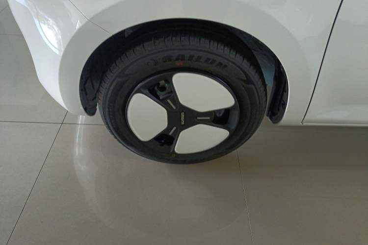 Used CHANGAN NEVO Lumin 2025 205 km Xiangqin Version Left Front Wheel Hub