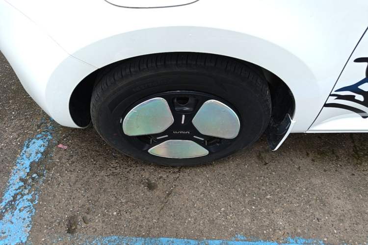 Used CHANGAN NEVO Lumin 2025 205 km Xiangqin Version Left Front Wheel Hub