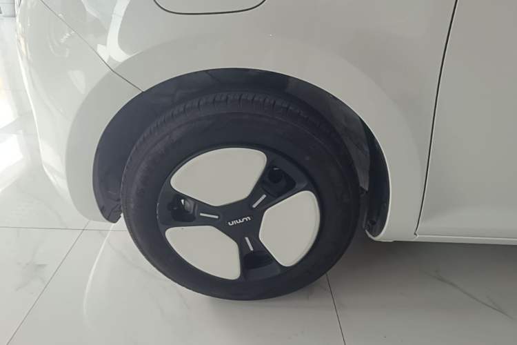 Used CHANGAN NEVO Lumin 2025 205 km Xiangqin Version Left Front Wheel Hub
