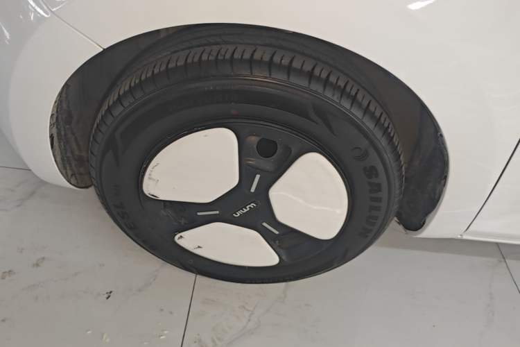 Used CHANGAN NEVO Lumin 2025 205 km Xiangqin Version Left Front Wheel Hub