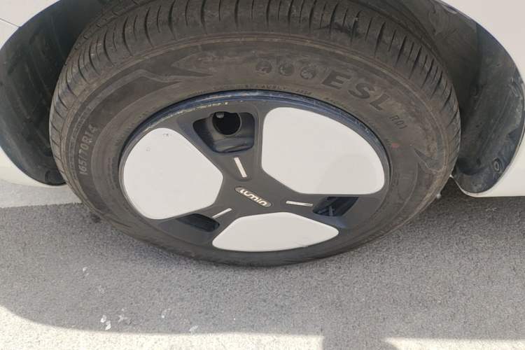 Used CHANGAN NEVO Lumin 2025 205 km Xiangqin Version Left Front Wheel Hub