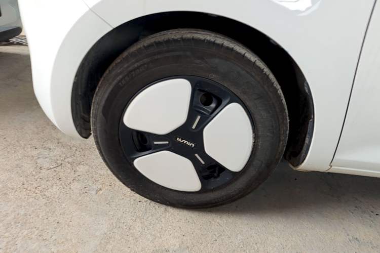 Used CHANGAN NEVO Lumin 2025 205 km Xiangqin Version Left Front Wheel Hub