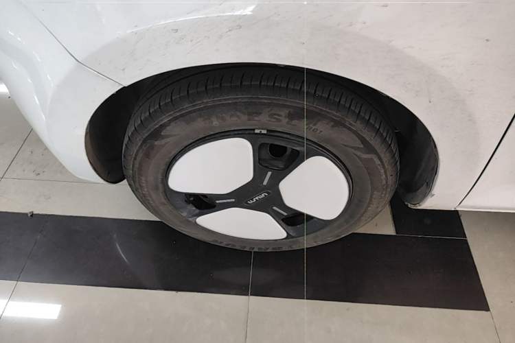Used CHANGAN NEVO Lumin 2025 205 km Xiangqin Version Left Front Wheel Hub