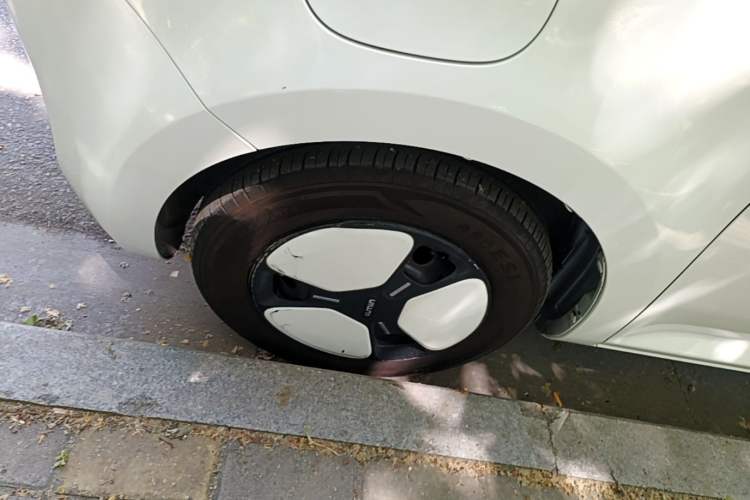 Used CHANGAN NEVO Lumin 2025 205 km Xiangqin Version Left Front Wheel Hub