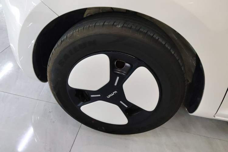Used CHANGAN NEVO Lumin 2025 205 km Xiangqin Version Left Front Wheel Hub