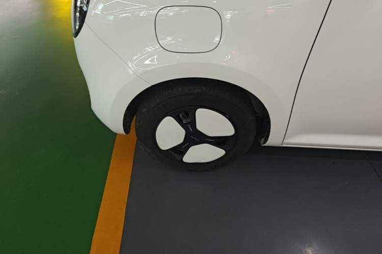 Used CHANGAN NEVO Lumin 2025 205 km Xiangqin Version Left Front Wheel Hub