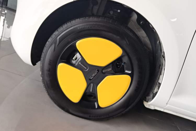 Used CHANGAN NEVO Lumin 2025 301km Honey Dew Edition Left Front Wheel Hub