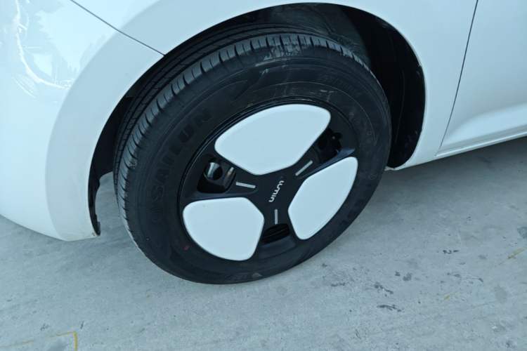 Used CHANGAN NEVO Lumin 2025 205 km Xiangqin Version Left Front Wheel Hub