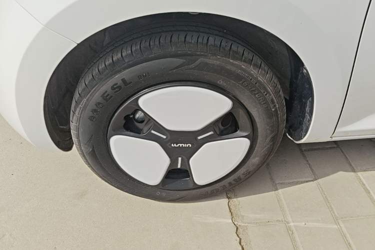Used CHANGAN NEVO Lumin 2025 205 km Xiangqin Version Left Front Wheel Hub