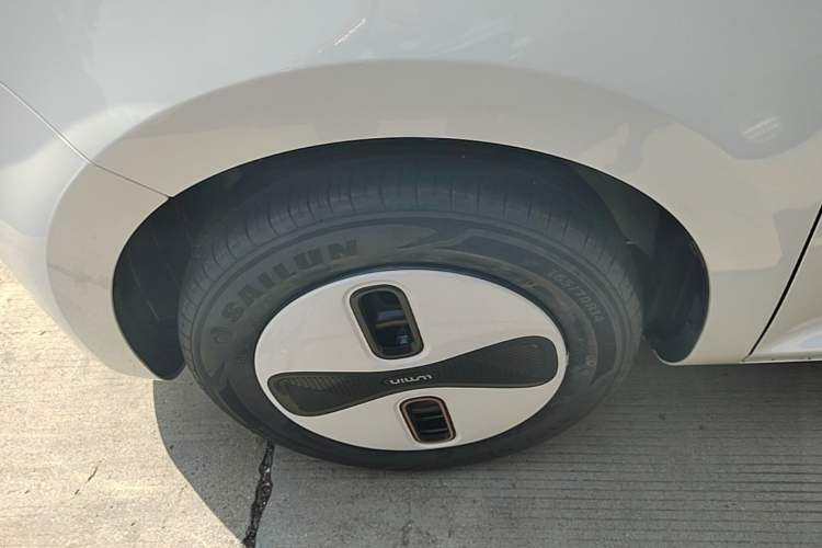 Used CHANGAN NEVO Lumin 2025 205 km Xiangqin Version Left Front Wheel Hub